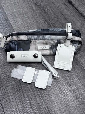 Tumi White Leather Travel Strap and Snap Organizer